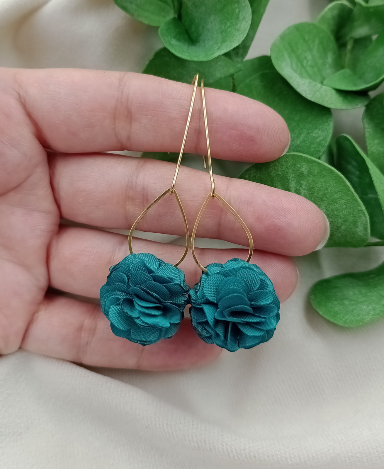 Soutacheria ; Kolczyki kwiaty zielone, szmaragdowe kolczyki, butelkowe zielone