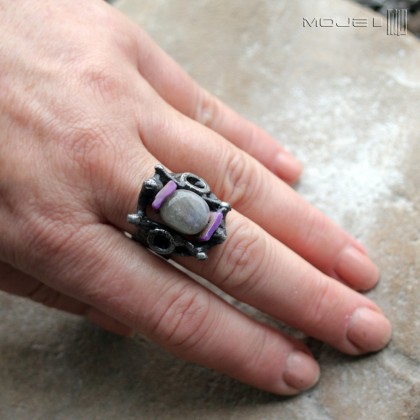 Moje MW - pierścionki - Szary labradoryt z fioletami foto #2