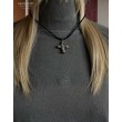 Malutki unikatowy handmade krzyżyk z bursztynu bałtyckiego piękny prezent