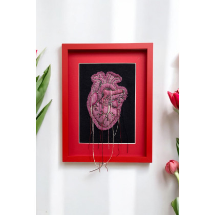 Obraz haftowany serce anatomiczne, PinPin Joanna Musialska, upcycling design