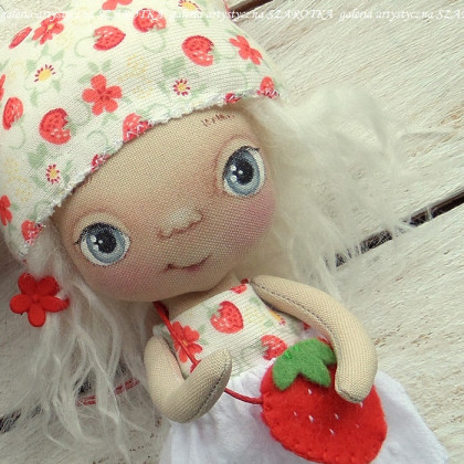 szarotka - inne - LALA TRUSKAWKOWA - dekoracja tekstylna, OOAK, xxs foto #1