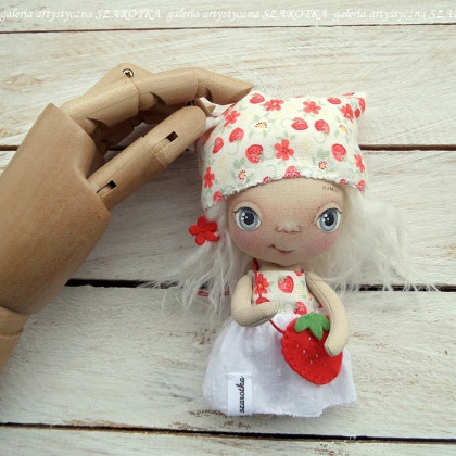 szarotka - inne - LALA TRUSKAWKOWA - dekoracja tekstylna, OOAK, xxs foto #4