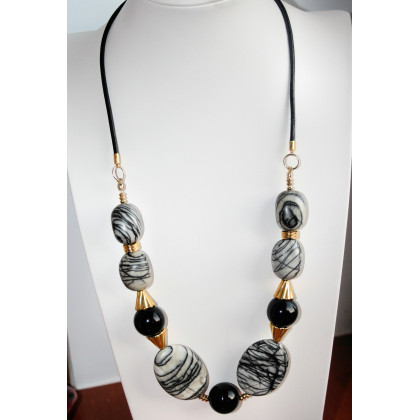 Naszyjnik z jaspisu sieciowego i onyksu, Katarzyna Gątkiewicz, korale,naszyjniki