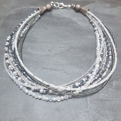 Naszyjnik Krótki Szary Crystal z Koralików Różnych Edi, unikatart, korale,naszyjniki
