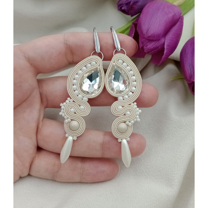 Długie kolczyki ecru, długie śmietankowe kryształowe kolczyki, kolczyki soutache, Soutacheria, kolczyki 