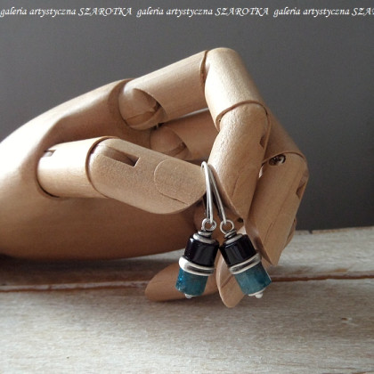 szarotka - kolczyki  - BLUE-BLACK kolczyki z apatytu, onyksu i srebra foto #4