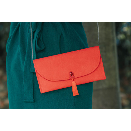 Soutacheria - kopertówki - Czerwona kopertówka, czerwona torebka z łańcuszkiem, czerwona kopertówka na ramię foto #2