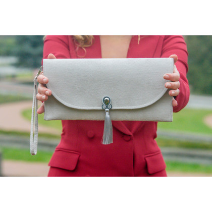 Soutacheria - kopertówki - Szara srebrna kopertówka, jasna torebka, kopertówka z paskiem foto #1