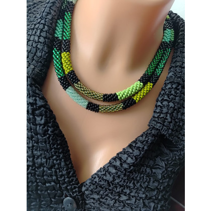 unikatart - korale,naszyjniki - Naszyjnik Zielony Wąż Sznur Koralikowy foto #1