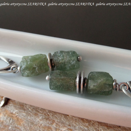 szarotka - kolczyki - OLIVE GREEN kolczyki z apatytu i srebra foto #1