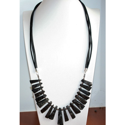 Katarzyna Gątkiewicz - korale,naszyjniki - Naszyjnik z agatu na rzemieniu foto #1