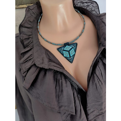 unikatart - korale,naszyjniki - Naszyjnik Trójkąt Geometryczne Wzory Krótki 25.154 foto #2