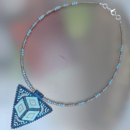 unikatart - korale,naszyjniki - Naszyjnik Trójkąt Geometryczne Wzory Krótki 25.154 foto #3