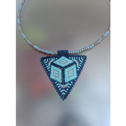 unikatart - korale,naszyjniki - Naszyjnik Trójkąt Geometryczne Wzory Krótki 25.154 foto #4