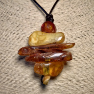 NASZYJNIK Z BURSZTYNU W STYLU ECO (22)