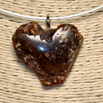 Ewa Mikusek - zawieszki,breloczki - Zawieszka, rustykalne serduszko z bursztynu foto #1