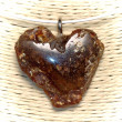 Zawieszka, rustykalne serduszko z bursztynu