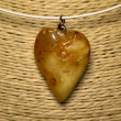 Zawieszka, serduszko z bursztynu w stylu ECO