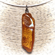ZAWIESZKA Z BURSZTYNU W STYLU ECO