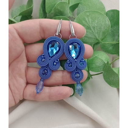 Kolczyki zgaszony niebieski na wesele, przyjęcie, ślub, niebieskie kolczyki, veri peri periwinkle, Soutacheria, kolczyki