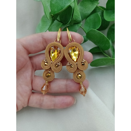 Miodowe złote kolczyki klipsy, kryształowe musztardowe kolczyki, Soutacheria, kolczyki