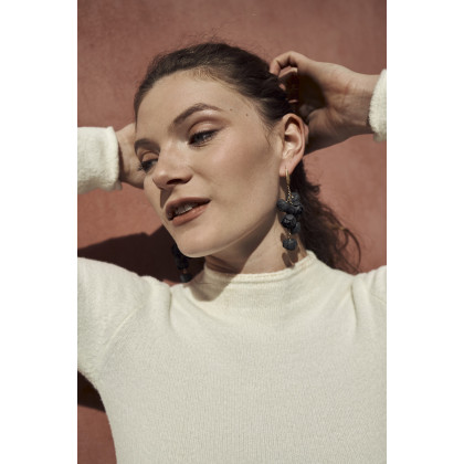 Długie kolczyki kwiatki piwonie peonie czarne róże różyczki, Soutacheria, kolczyki