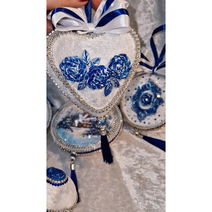 Sandra Sójka - dekory wiszące - Zimowa kraina dwie zawieszki ozdoby świąteczne w kolorze bieli i granatu foto #2