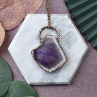 Miedziany wisiorek z plastrem ametystu #321