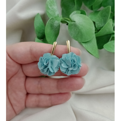 Małe turkusowe zgaszone kolczyki kwiaty kwiatki jedwabne, Soutacheria, kolczyki 