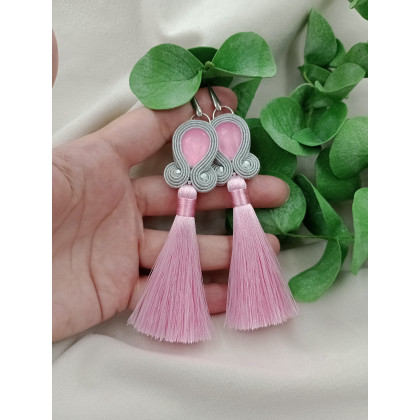 Soutacheria - kolczyki  - Długie kolczyki z chwostami, pudrowe różowe chwosty klipsy sztyfty soutache sutasz foto #1