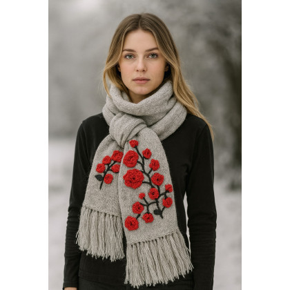 Piękny, ciepły szal w kolorze popielatym z haftowanymi kwiatami., MarMat, inne