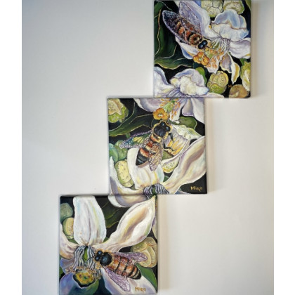 Pszczoły na białych kwiatach. Tryptyk., Myroslava Burlaka, obrazy olejne