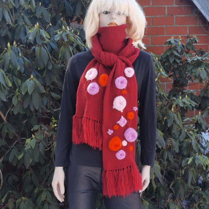 MarMat - inne - Piękny, ciepły szal w kolorze bordowym z haftowanymi kwiatami. foto #1