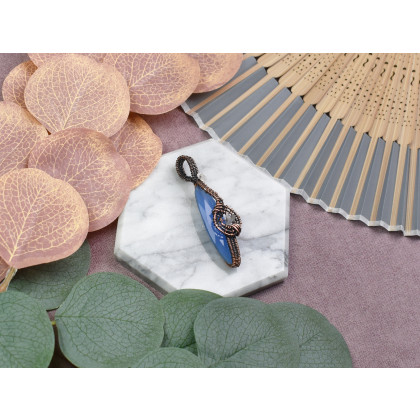 Witchcraft Apparel - wisiory - Miedziany wisiorek wire wrapping z chalcedonem #538 foto #1