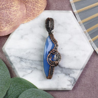 Miedziany wisiorek wire wrapping z chalcedonem #538