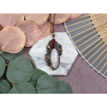 Witchcraft Apparel - wisiory - Miedziany ozdobny wisiorek z kamieniem księżycowym i granatem #551 foto #1