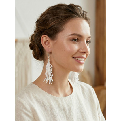 Długie Kolczyki Boho z Białych Koralików - Ślubne Kolczyki Chwosty z Perłą, unikatart, kolczyki