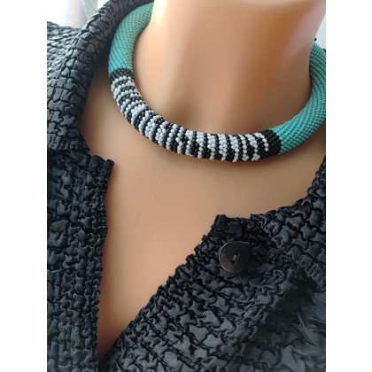 unikatart - korale,naszyjniki - Naszyjnik Turkusowy Zwierzęce Wzory Zebra Ręcznie Robiony foto #2