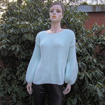 MarMat - swetry - Miętowy, oversizowy sweter z bufkami foto #4