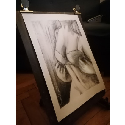 Dariusz Kaźmierczak - rysunek węglem - Akt z biustonoszem foto #1