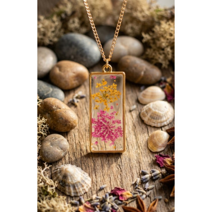 Kropla żywicy - korale,naszyjniki - Naszyjnik Letnia Łąka – Prostokątny Wisior z Prawdziwymi Kwiatami foto #1
