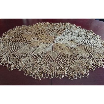 Owalny obrus na drutach w kolorze starego złota z połyskiem, Danuta Zgoł, serwety, serwetki