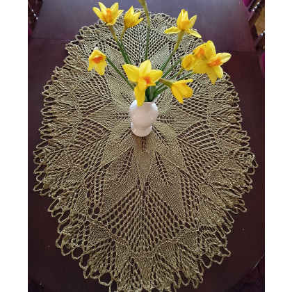 Danuta Zgoł - serwety, serwetki - Owalny obrus na drutach w kolorze starego złota z połyskiem foto #3