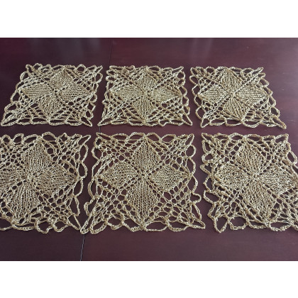 Danuta Zgoł - serwety, serwetki - Komplet serwetek podkładek na drutach w kolorze starego złota z połyskiem foto #4