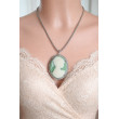 Naszyjnik z zieloną kameą - Styl Vintage - Srebrzysty Medalion