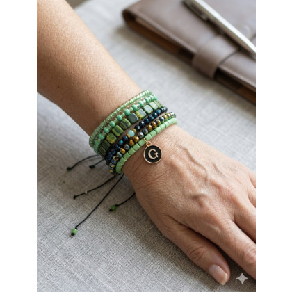 unikatart - bransoletki - Bransoletka Zestaw 5 Bransoletek Beaded Green - Zieleń i Granat z Personalizowaną Literką foto #1