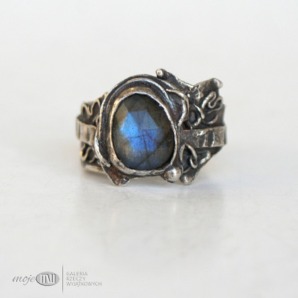 Labra w zawijasach, Moje MW, pierścionki