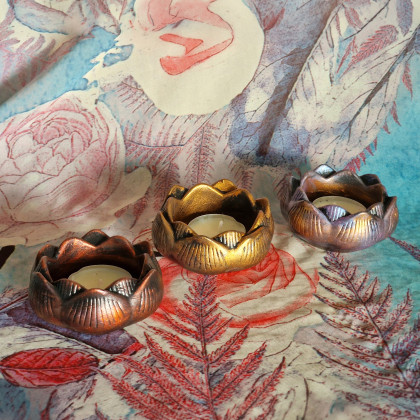 3 świeczniki czerwony złoty niebieski z gipsu, Justyna Jaszke, lampy, świeczniki