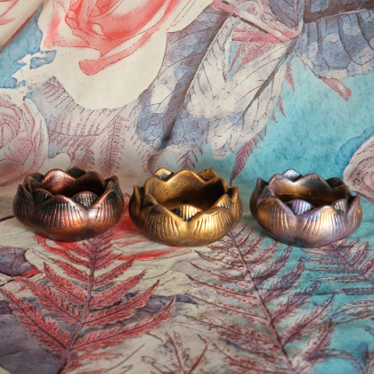 Justyna Jaszke - lampy, świeczniki - 3 świeczniki czerwony złoty niebieski z gipsu foto #3