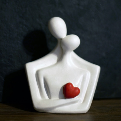 Rzeźba z gipsu, Para Zakochanych, biała, wys. 12,2 cm, Justyna Jaszke, rzeźby